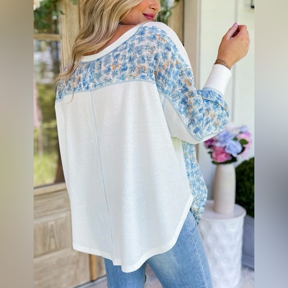 NWOT POL Oversized Blue Floral Knit Top Size Small - Picture 4 of 6